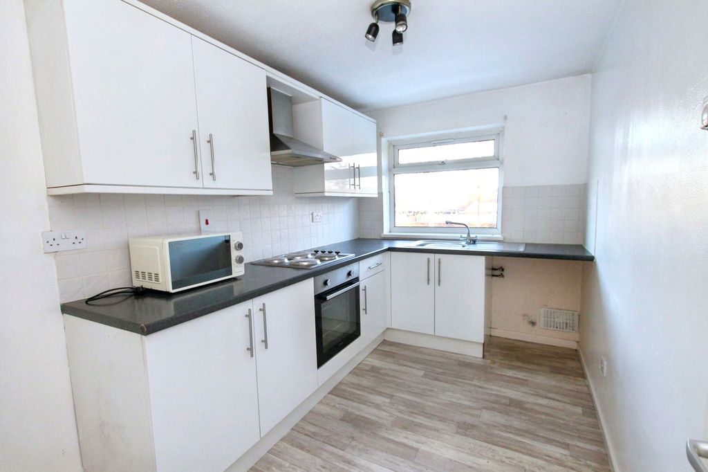 Property photo 2 of 29