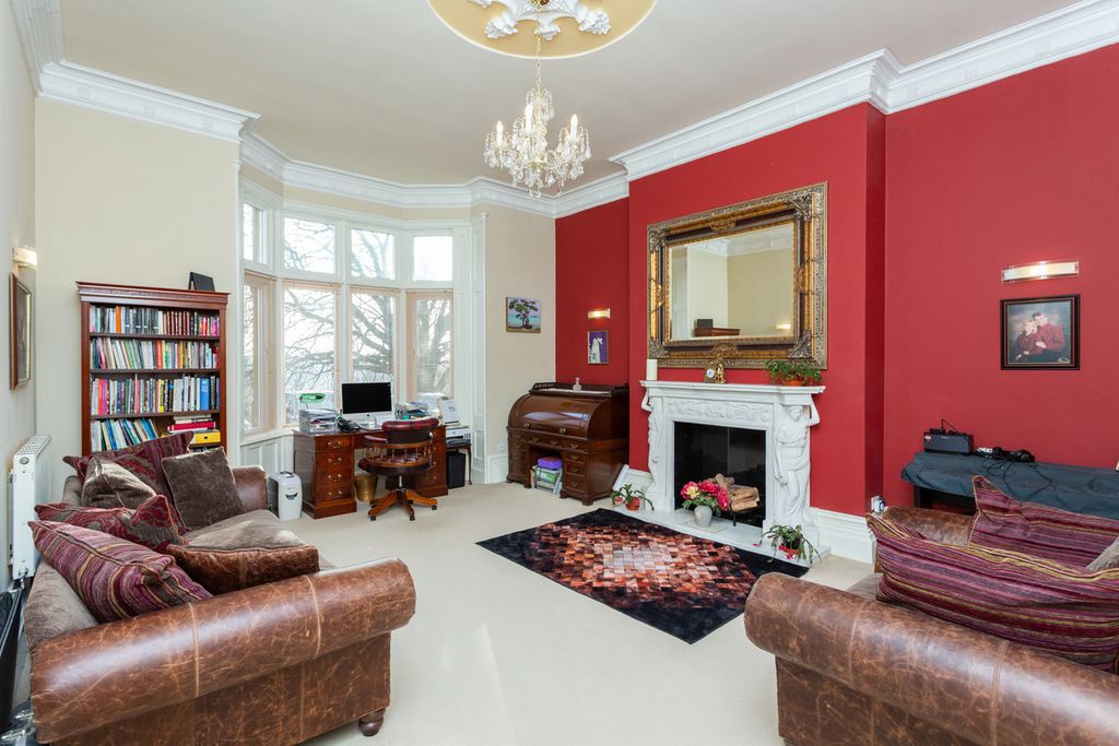 Property photo 2 of 25