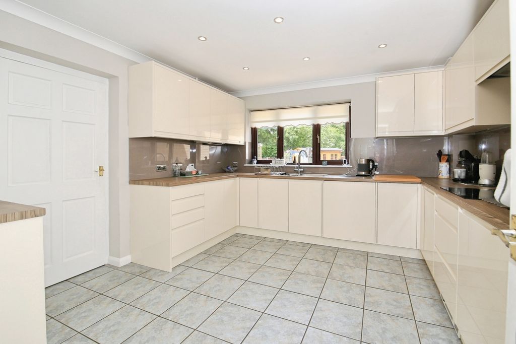 Property photo 3 of 22 Pbox-Img.Jpg