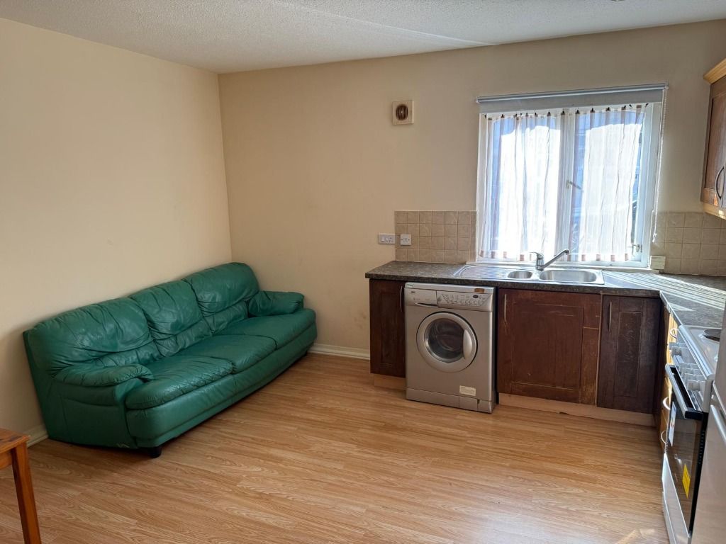 Property photo 3 of 9 Photo 3