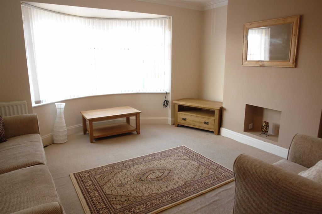Property photo 2 of 7 Lounge