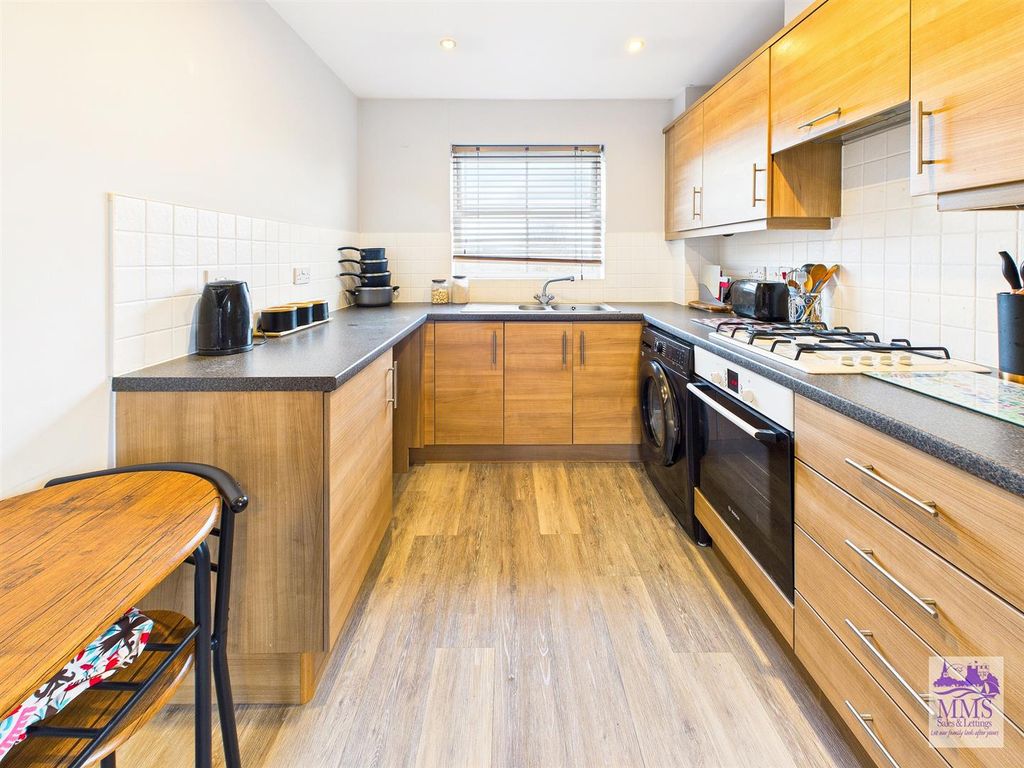 Property photo 2 of 13 Cam04098G0-Pr0134-Still008.Jpg