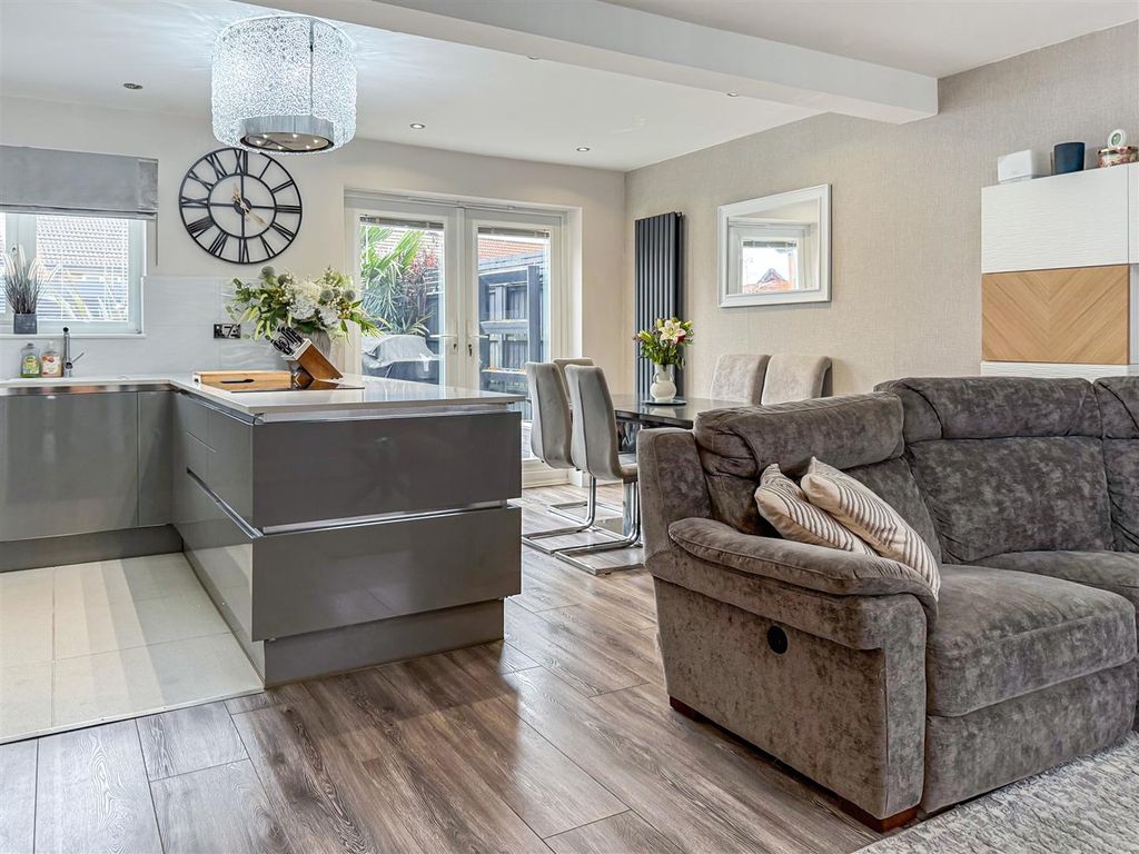 Property photo 2 of 28 Open Plan Kitchen Dining Room