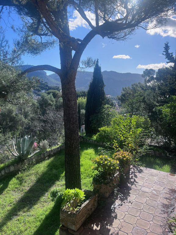 Property photo 2 of 3