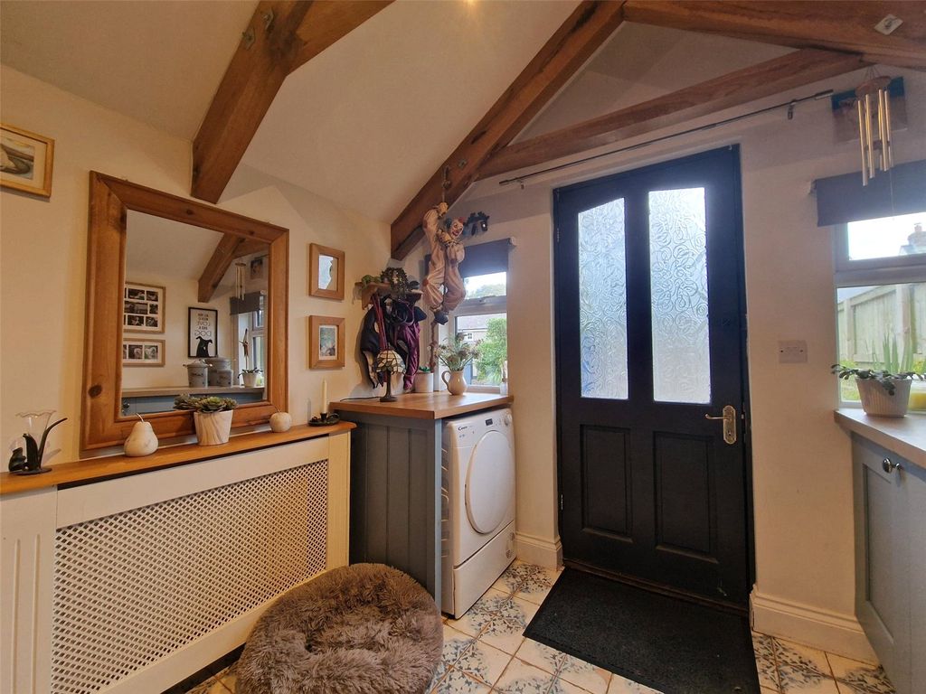 Property photo 2 of 44 Picture No. 14