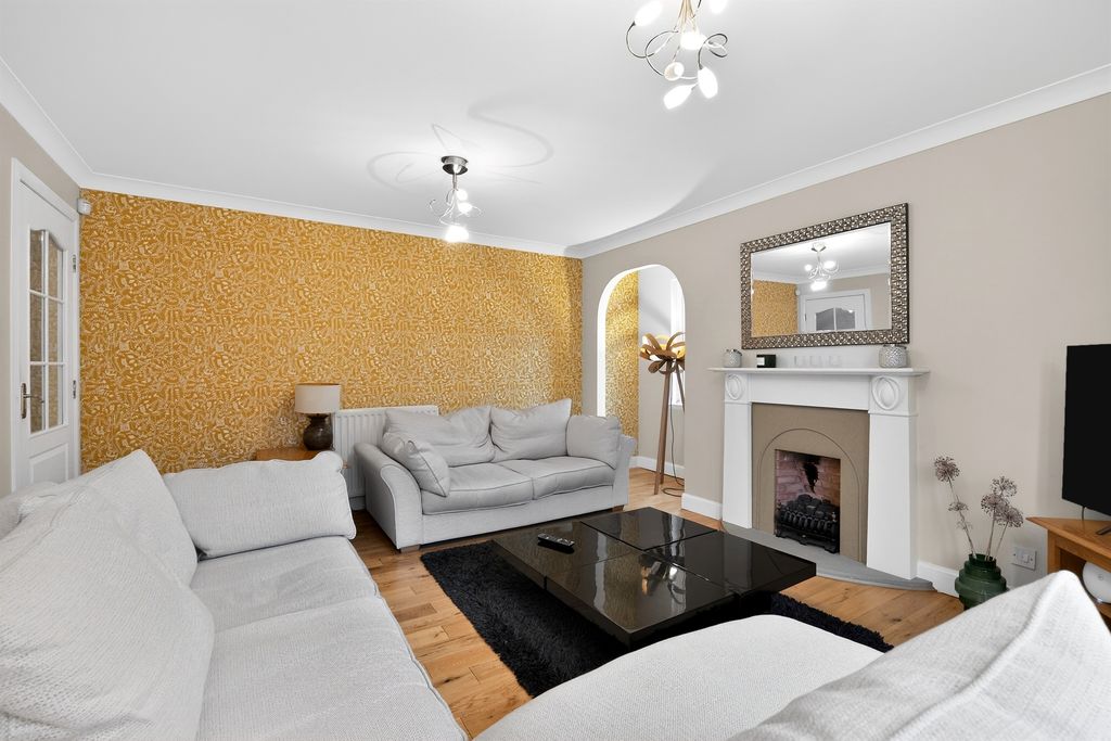 Property photo 3 of 25