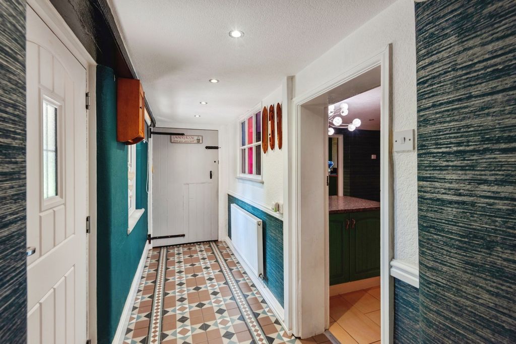 Property photo 2 of 39 Pbox-Img.Jpg