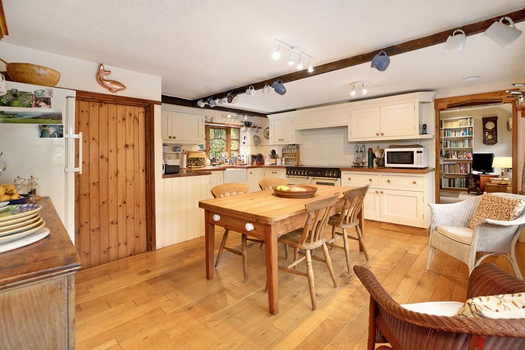 Property photo 3 of 33