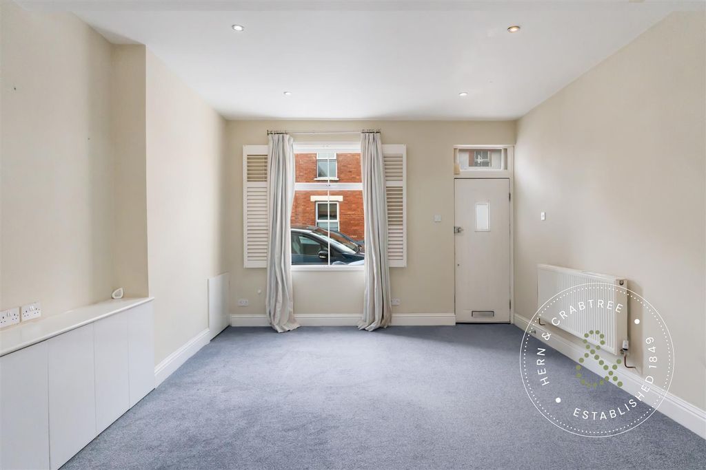 Property photo 3 of 15 Anglesey St-38.Jpg