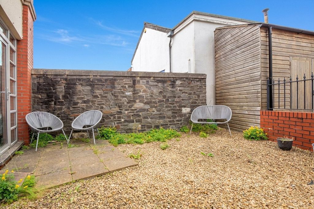 Property photo 3 of 17 Picture No. 05