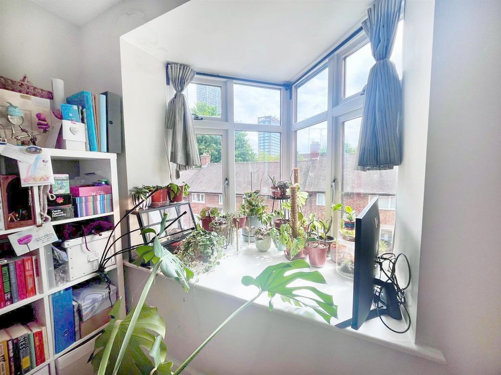 Property photo 3 of 6 3