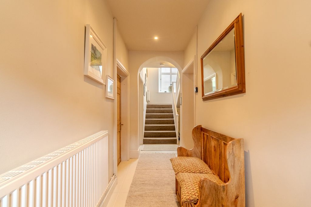 Property photo 2 of 17 5289315