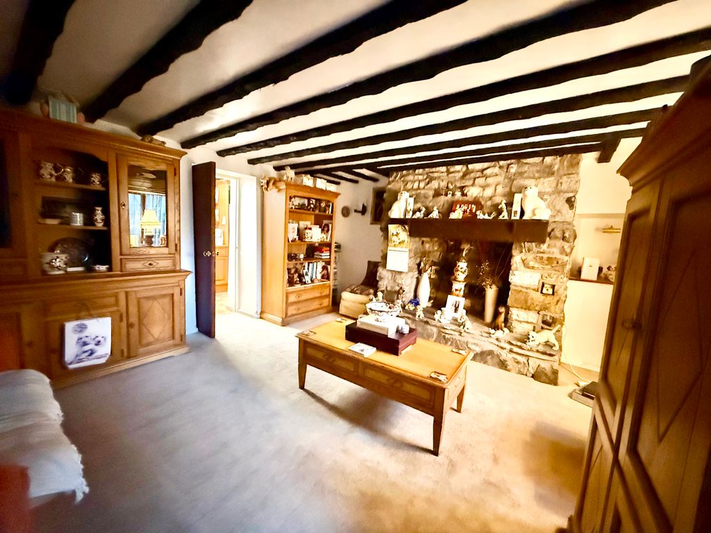 Property photo 3 of 23