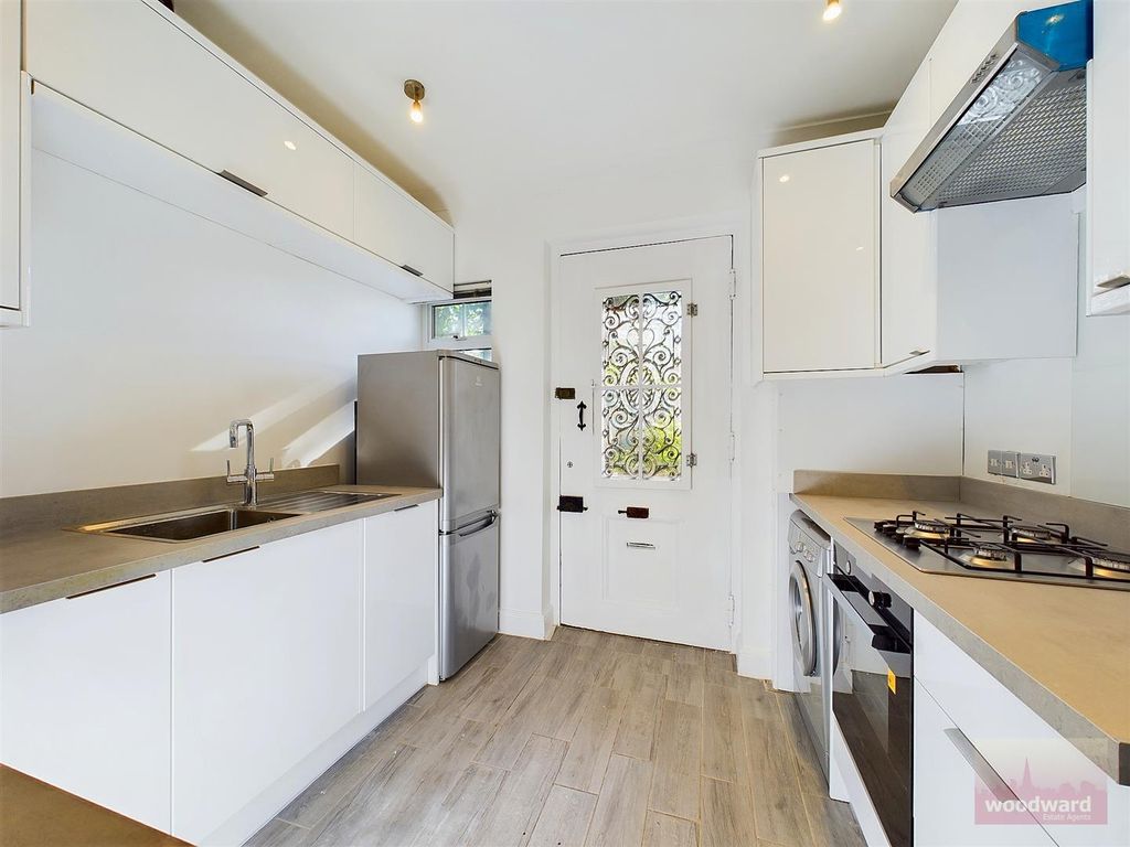 Property photo 2 of 13 Cam01320G0-Pr0257-Still015.Jpg
