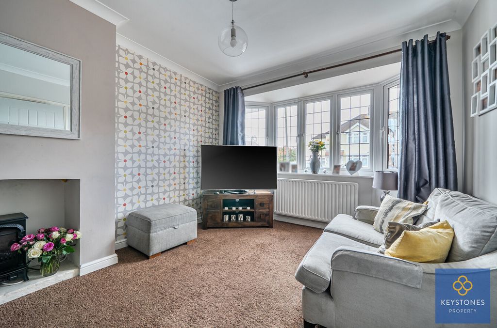 Property photo 2 of 20