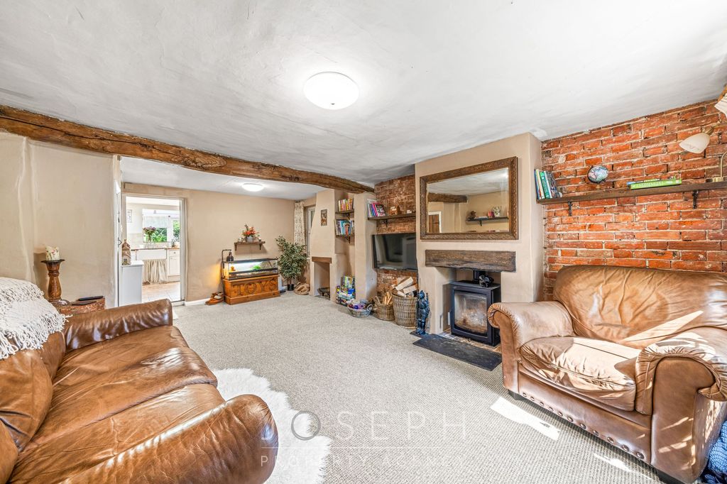 Property photo 2 of 33
