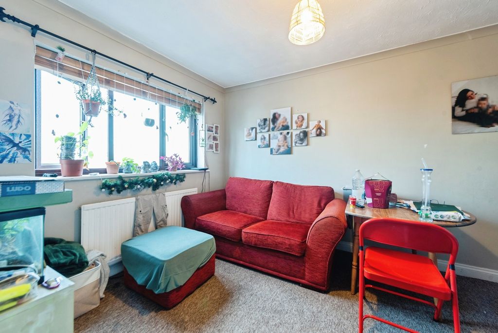 Property photo 2 of 11 Pbox-Img.Jpg