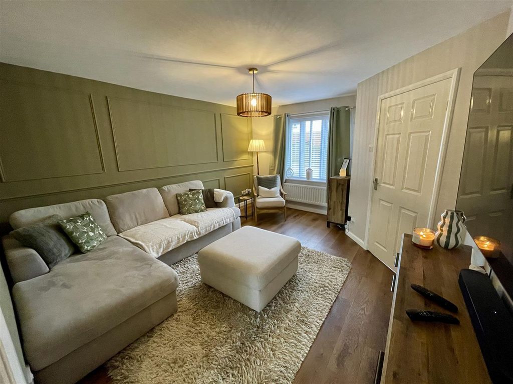 Property photo 3 of 13 Living Room