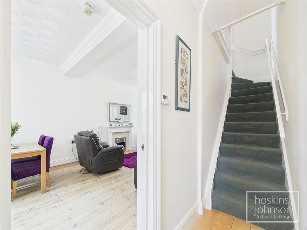 Property photo 2 of 20 Entrance Hall