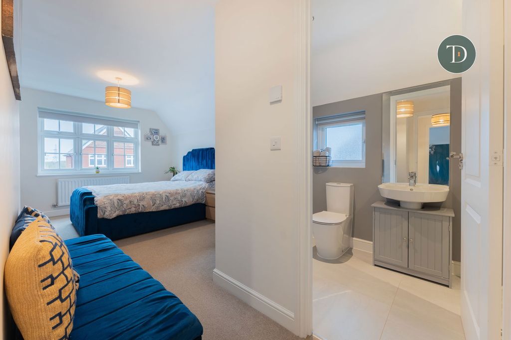 Property photo 3 of 32