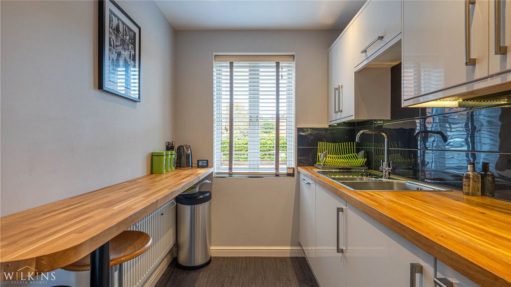 Property photo 3 of 36 Picture No. 13