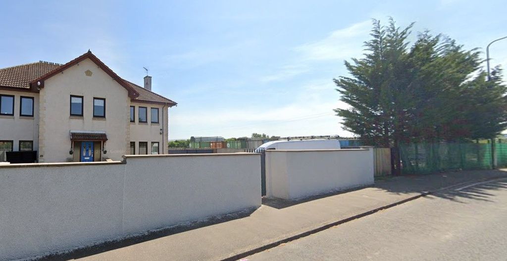 Property photo 3 of 6