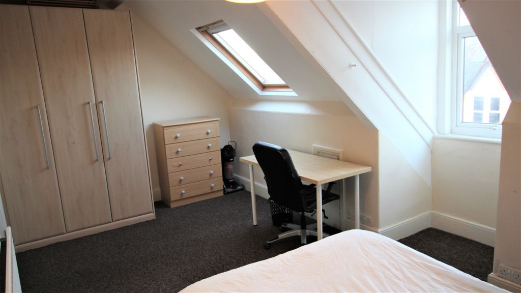 Property photo 2 of 14 10