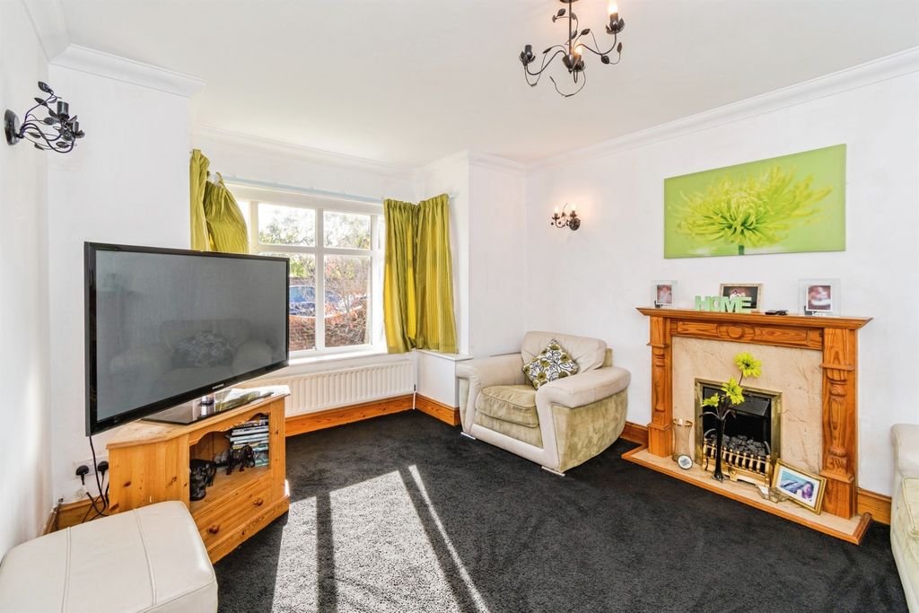 Property photo 2 of 18