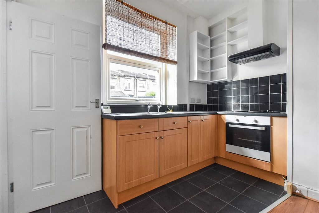Property photo 3 of 11 Picture No. 15