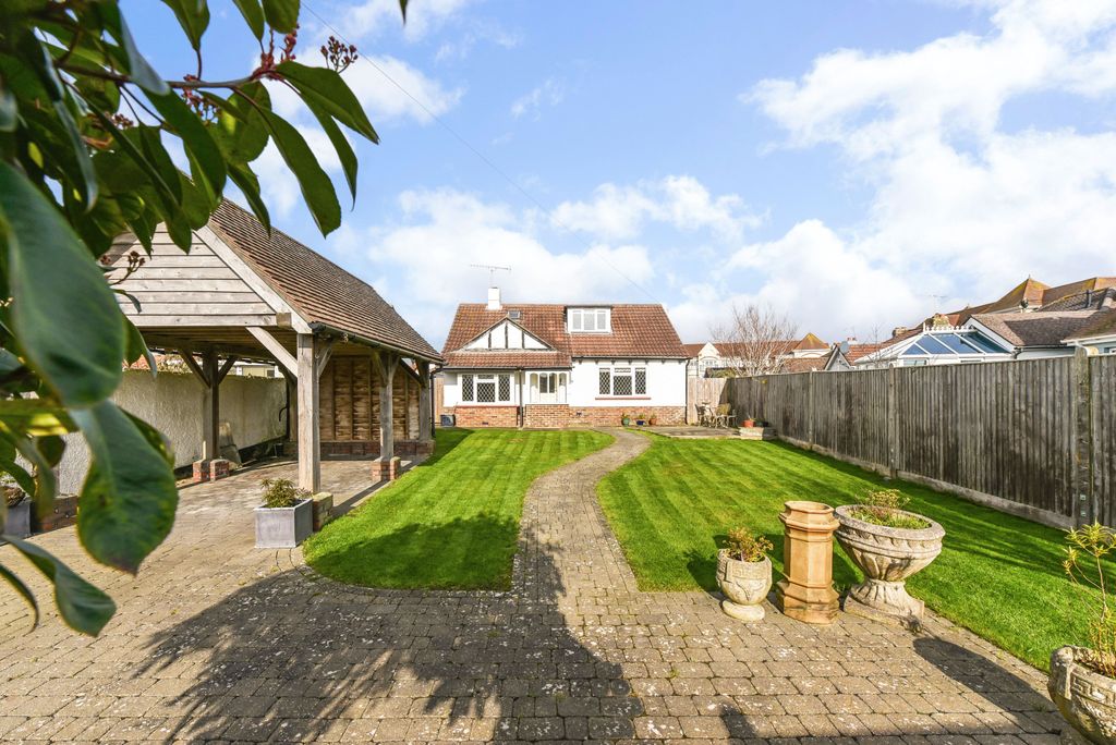 Property photo 1 of 25