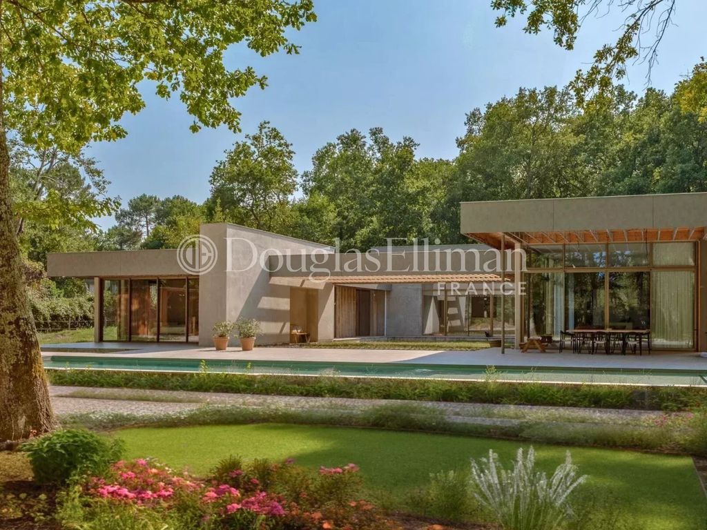 Property photo 2 of 23