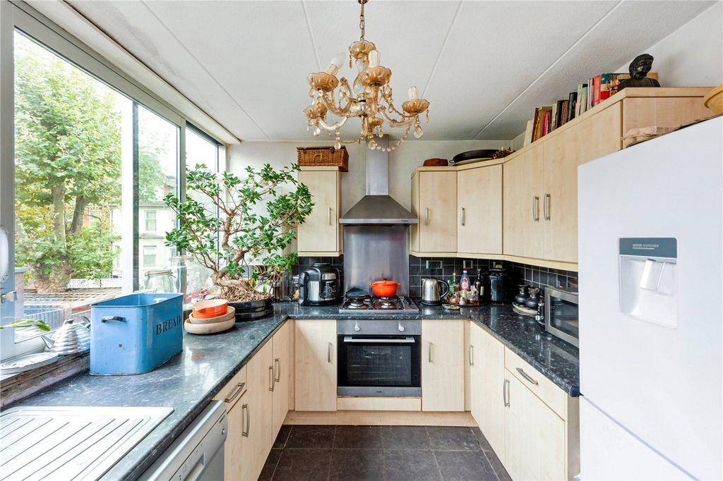 Property photo 3 of 6 Picture No. 08