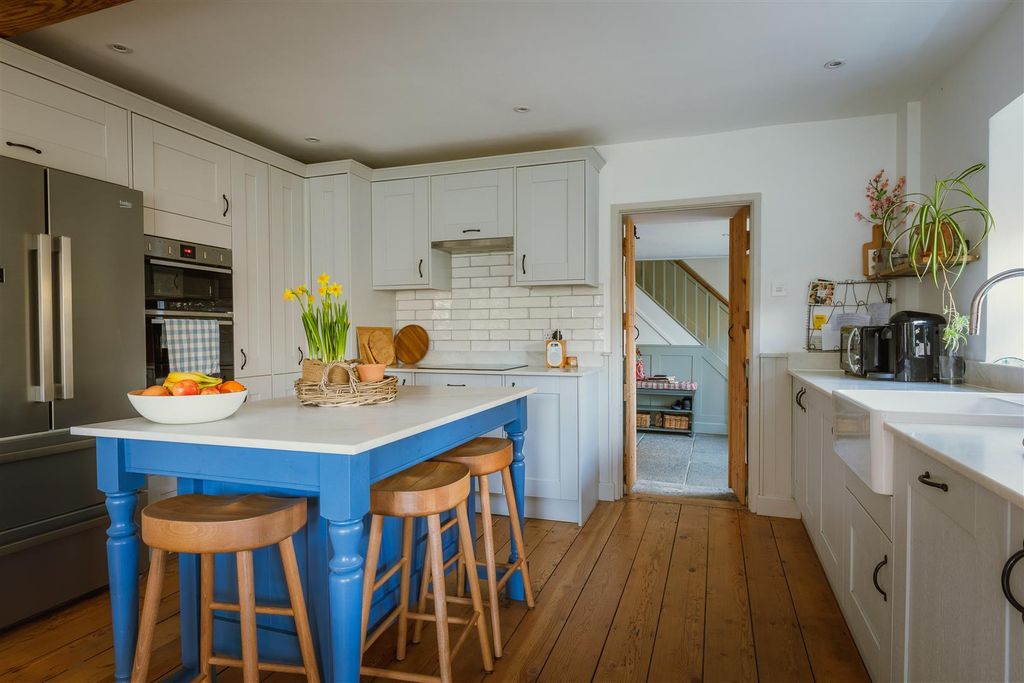 Property photo 2 of 23 2026-02-14-J3173-Eves-0216-Hdr.Jpg