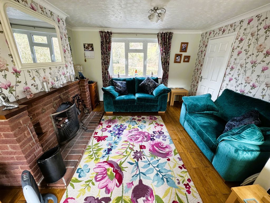 Property photo 3 of 25