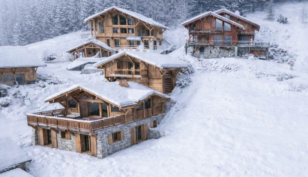 Property photo 1 of 12 Exceptional New-Build 6 Bedroom Chalet For Sale; Chatel