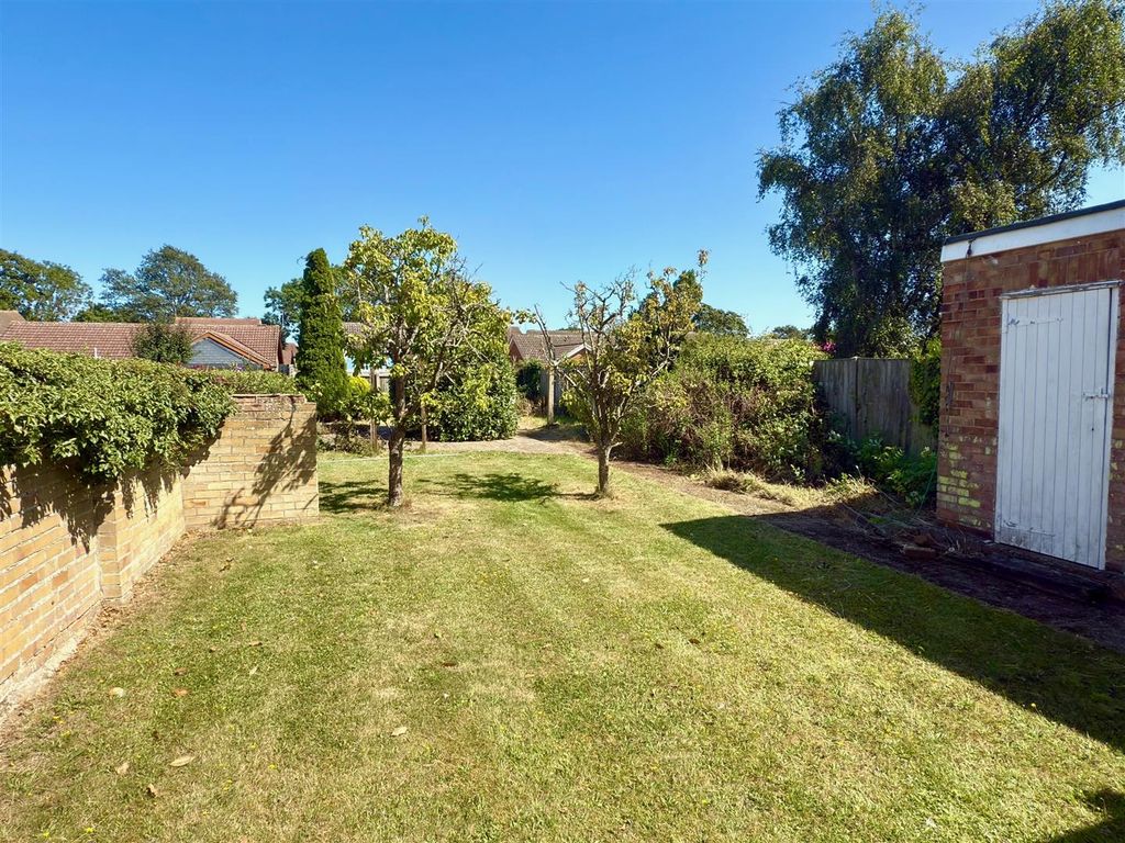 Property photo 2 of 14 Garden.Jpg