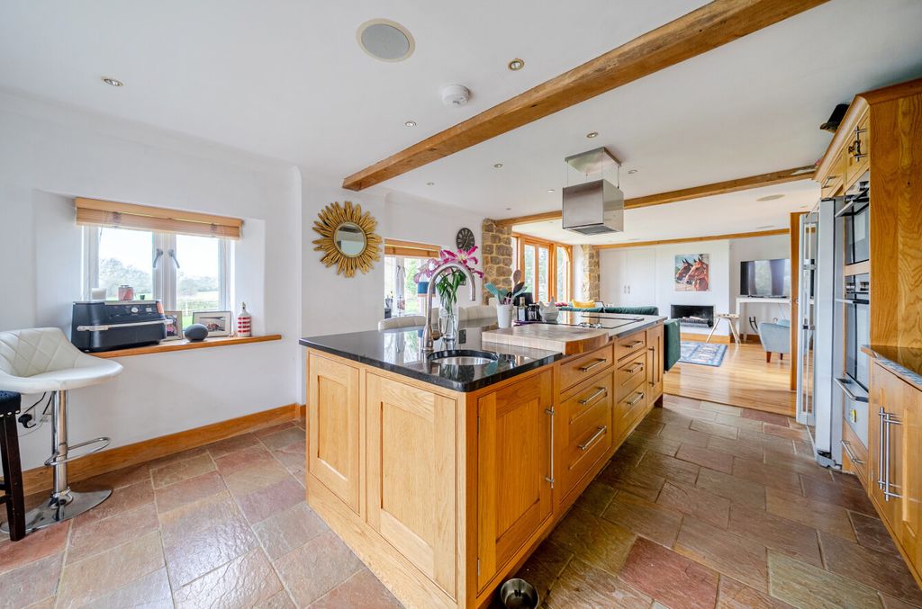 Property photo 2 of 25 1422398-20-69B2d2...