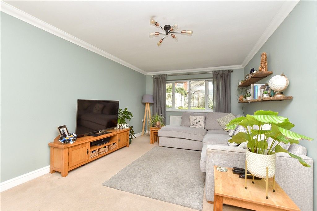 Property photo 1 of 14 Lounge