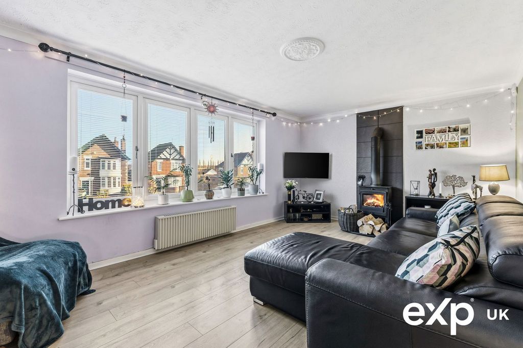 Property photo 2 of 25