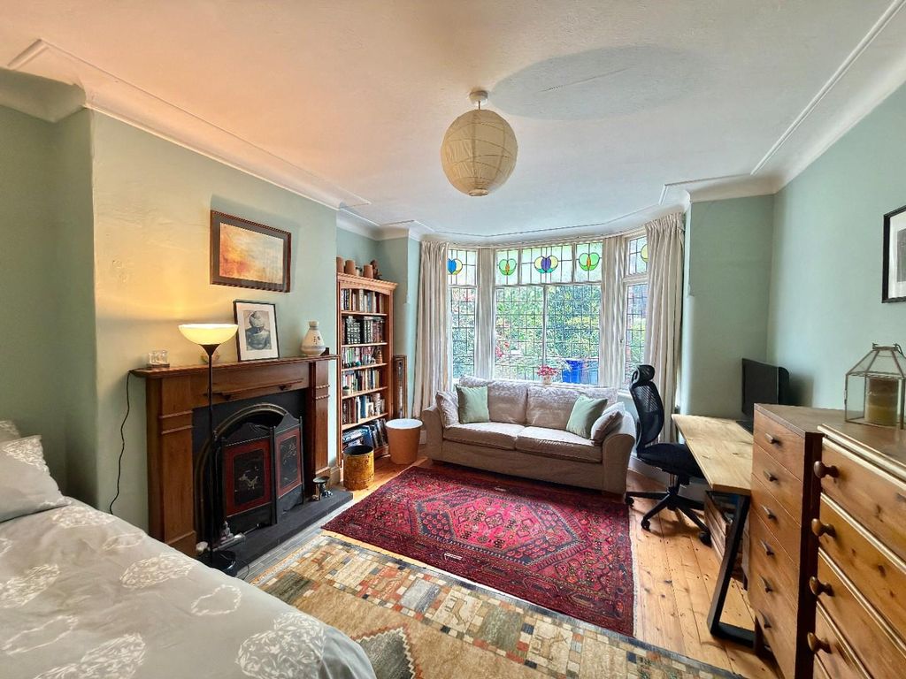 Property photo 3 of 33