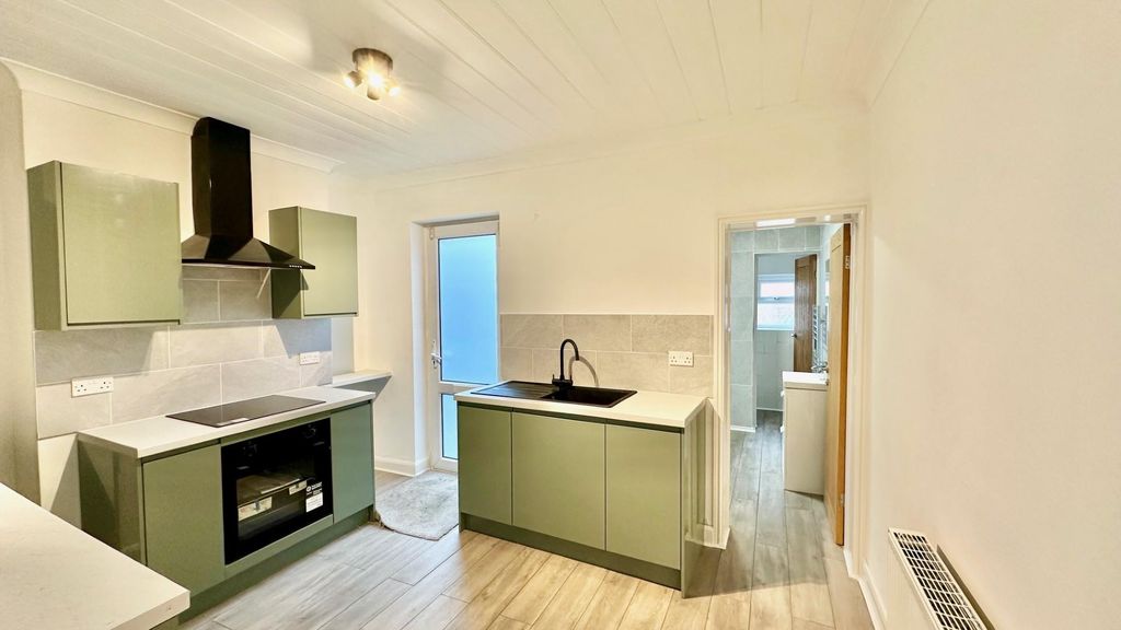 Property photo 3 of 26