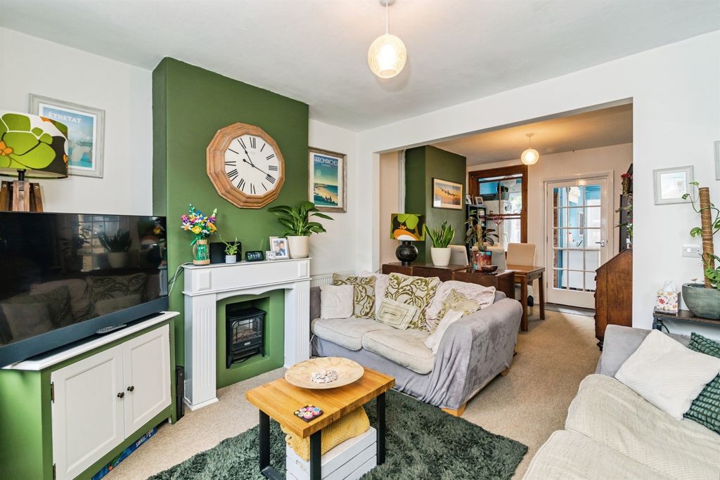 Property photo 3 of 17