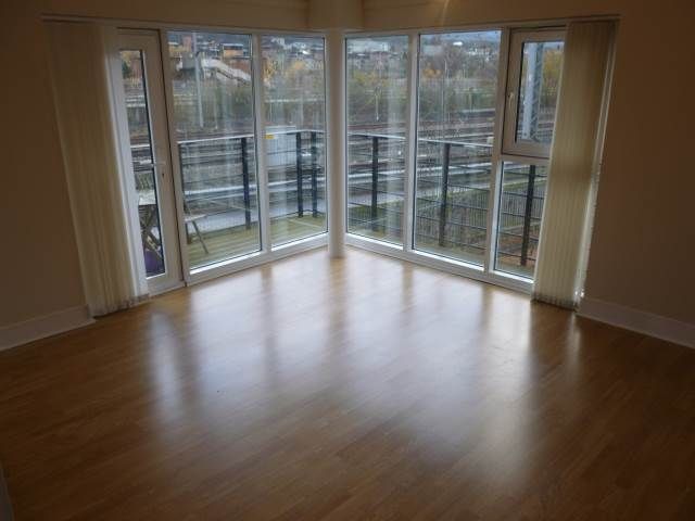 Property photo 2 of 7 Living Room