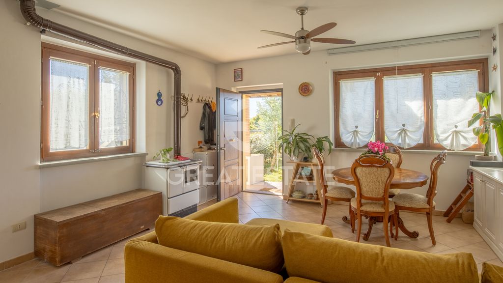 Property photo 2 of 24 Interiors