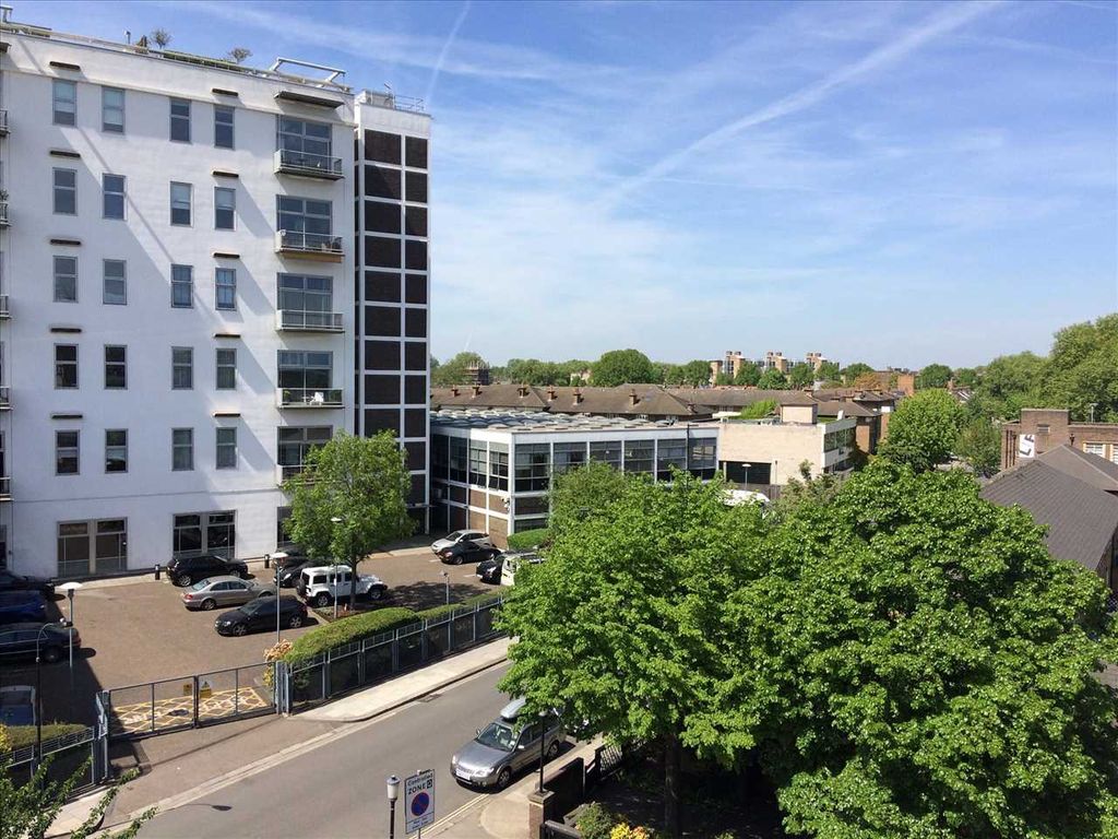 Property photo 1 of 6 Main Picture