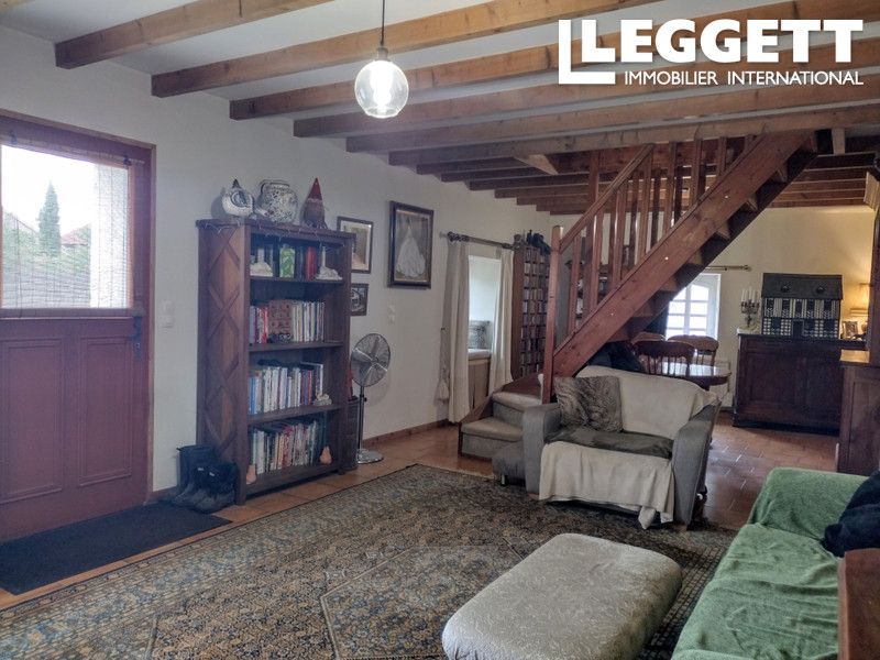 Property photo 3 of 10