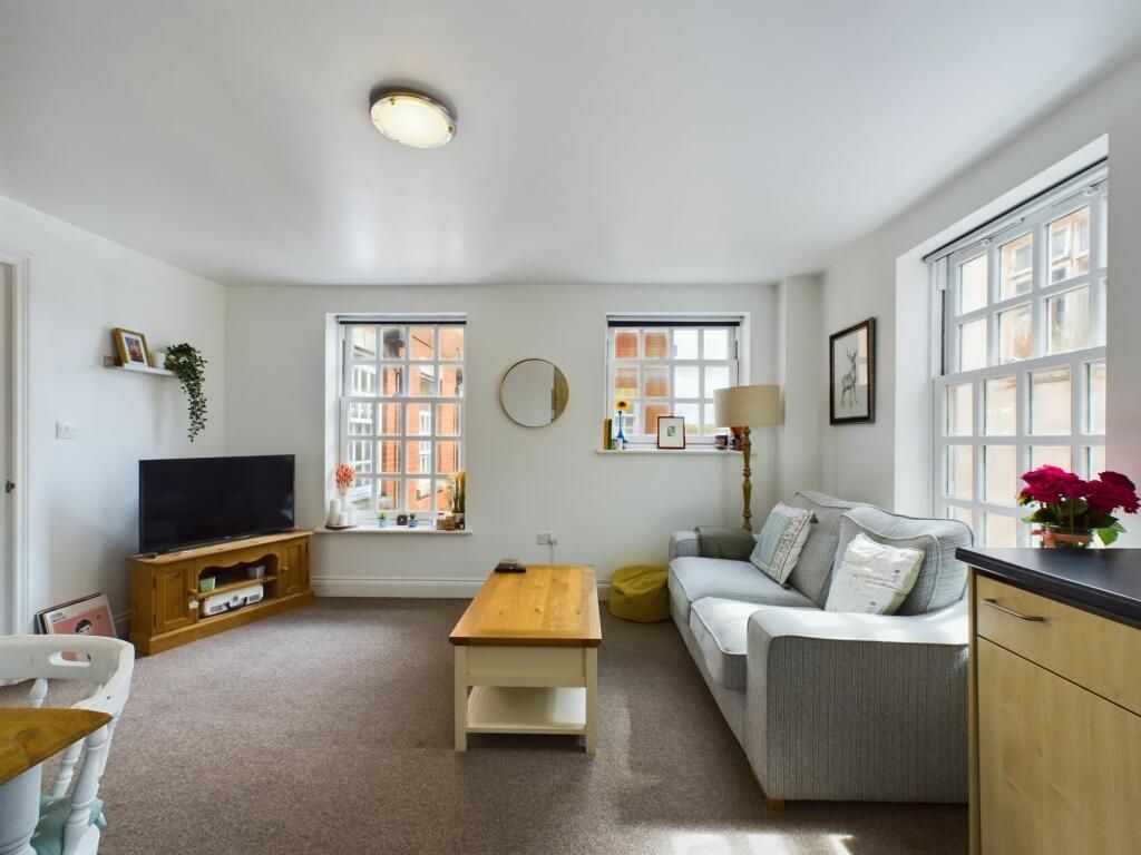 Property photo 3 of 9