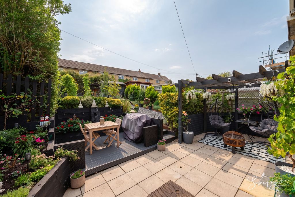 Property photo 2 of 35 Terrace And Garden