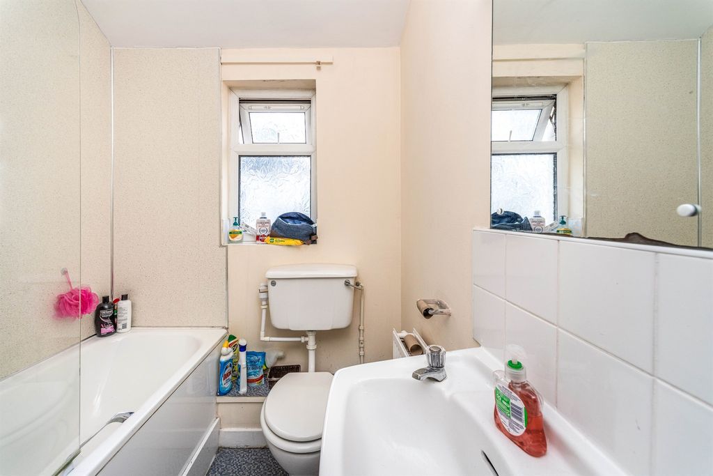 Additional image 13 of 8 bed terraced house for saleClare Street, Cardiff CF11