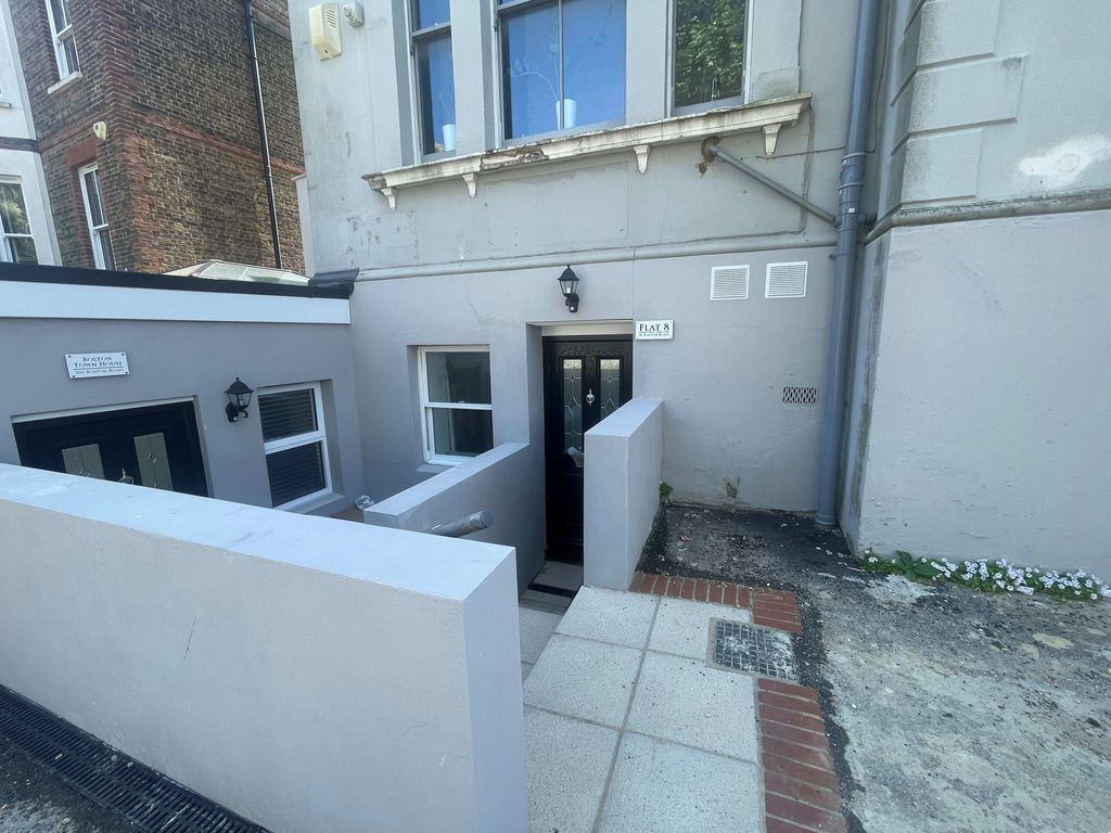 Property photo 2 of 6